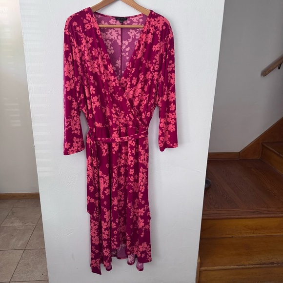 Lane Bryant Surplice Hi-Lo midi dress Red Floral Size 22 - Picture 2 of 10